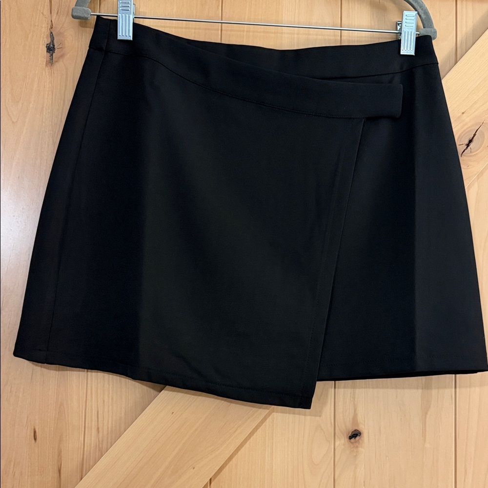 Lulu's Classic Black Skort